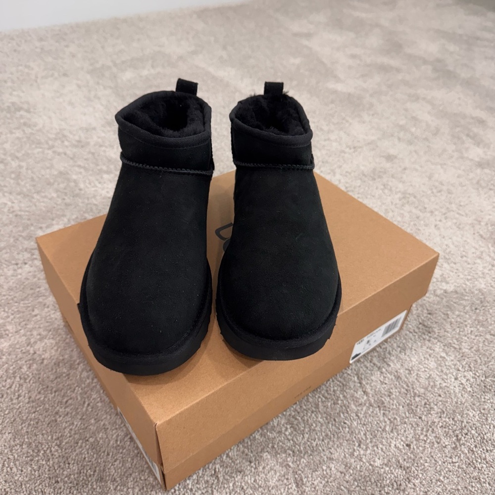 UGG classic ultra mini black size 8